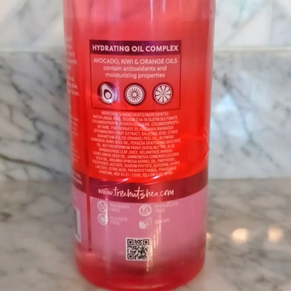 Tree Hut Strawberry Foaming Gel Wash 🍓